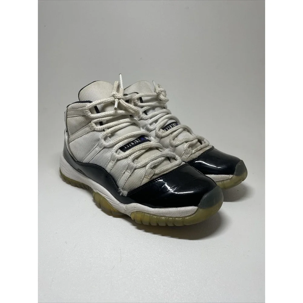 Nike Air Jordan 11 Retro Concord 2018 size 7Y GS OG XI 378038–100 Black White
